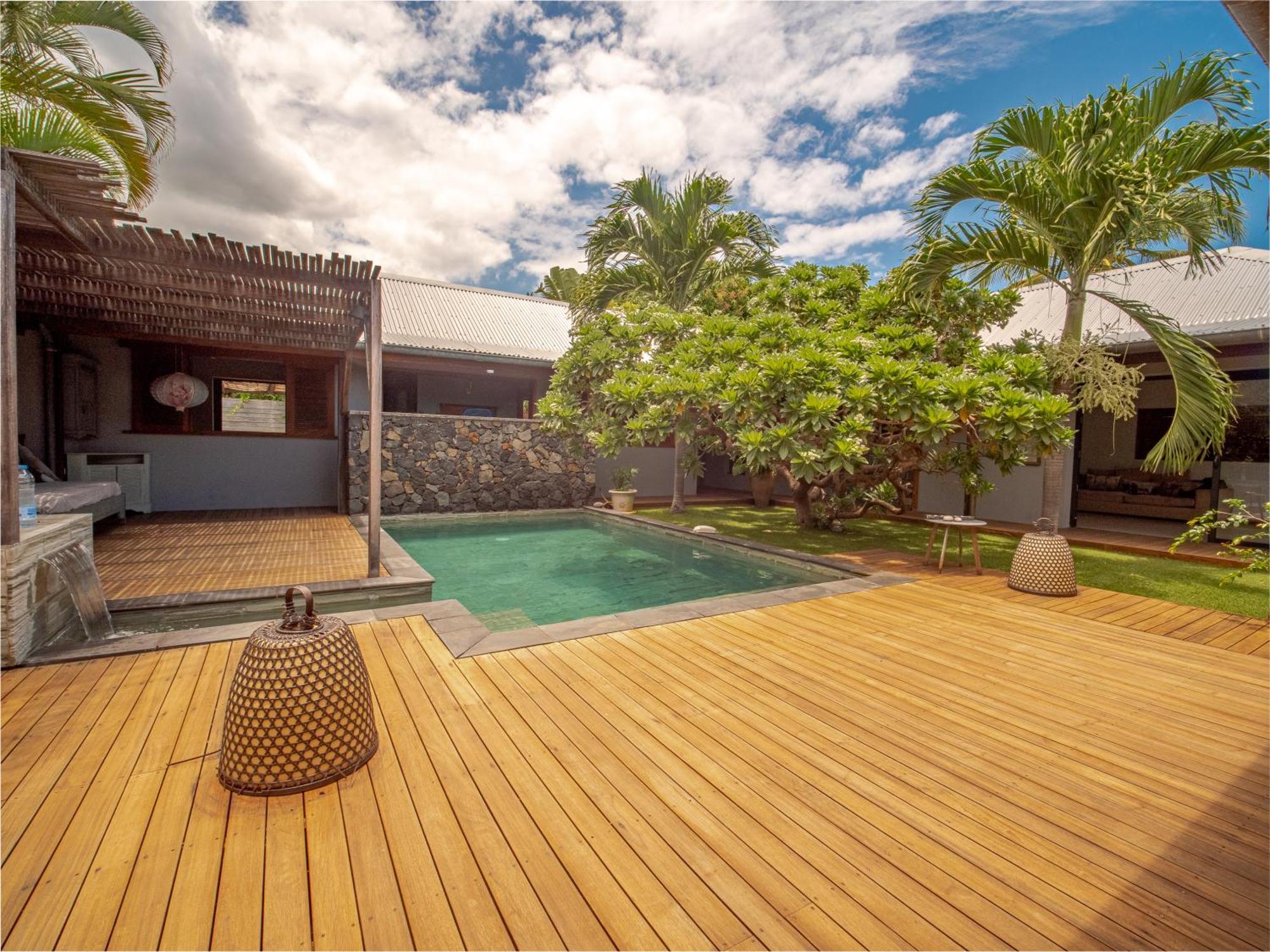 La Kaz Veloutier - Villa 4 Chambres Avec Piscine ลาซาลีน เลอแบ็ง ภายนอก รูปภาพ