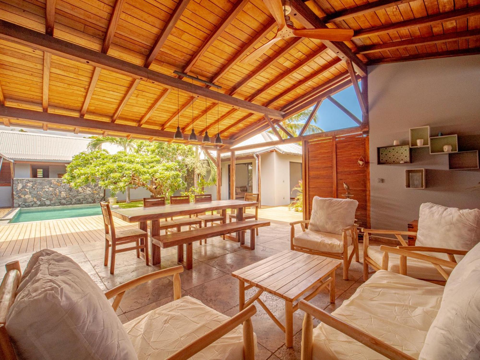 La Kaz Veloutier - Villa 4 Chambres Avec Piscine ลาซาลีน เลอแบ็ง ภายนอก รูปภาพ