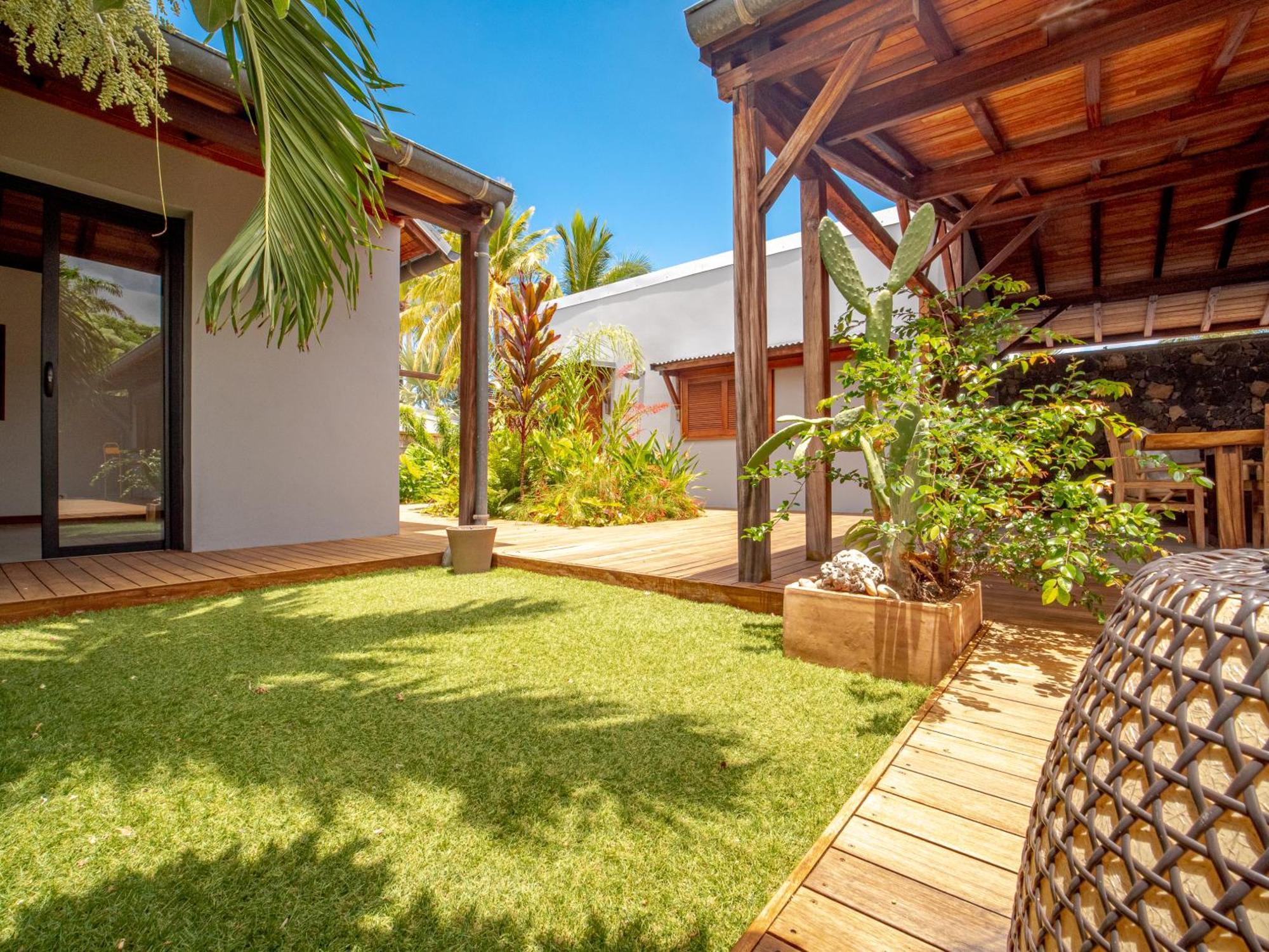 La Kaz Veloutier - Villa 4 Chambres Avec Piscine ลาซาลีน เลอแบ็ง ภายนอก รูปภาพ