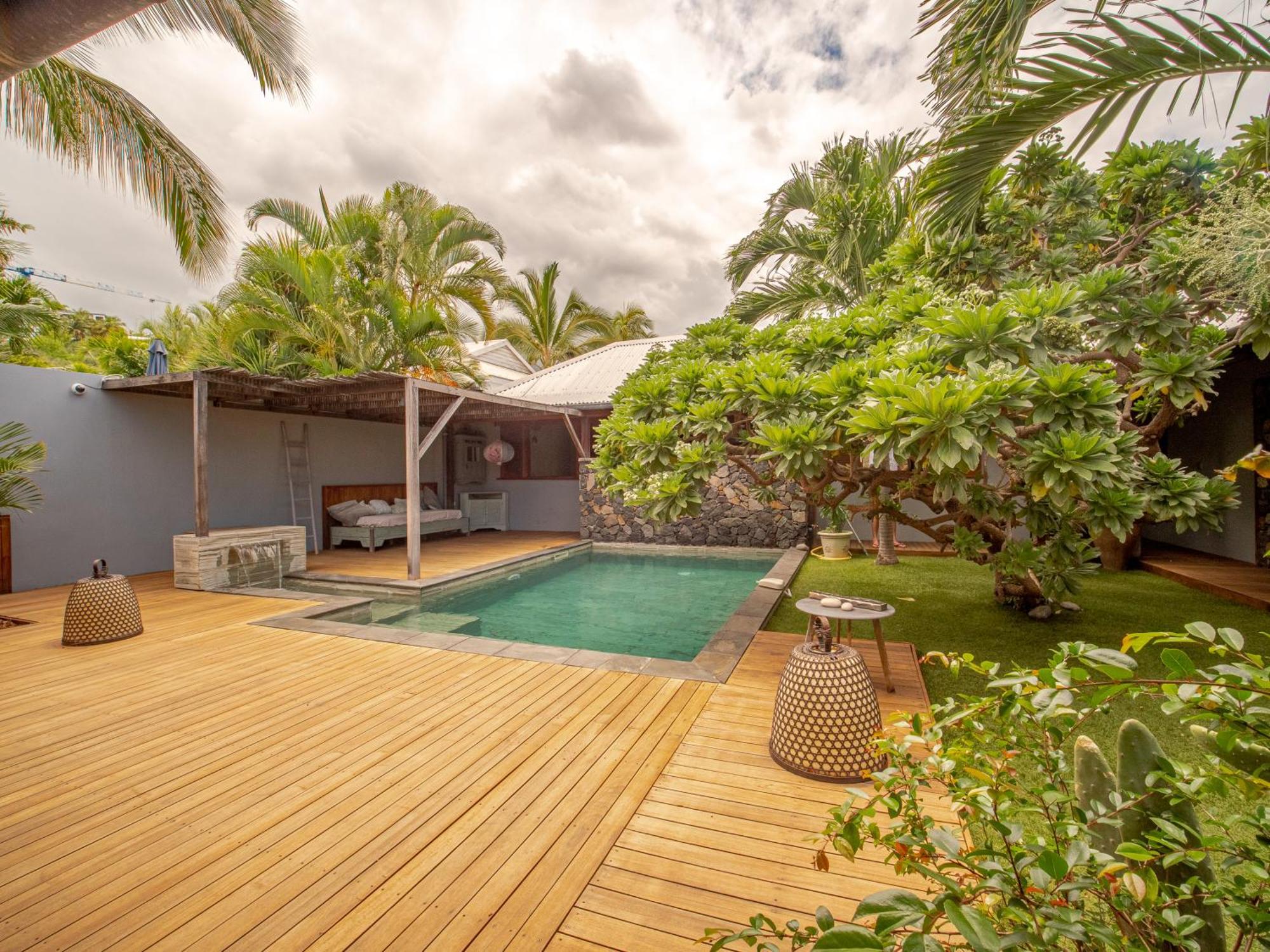 La Kaz Veloutier - Villa 4 Chambres Avec Piscine ลาซาลีน เลอแบ็ง ภายนอก รูปภาพ